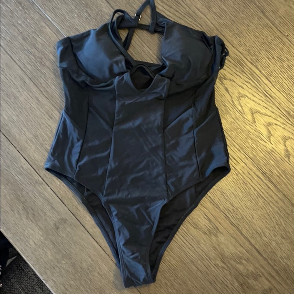 Black wireless with padding bathing suit.